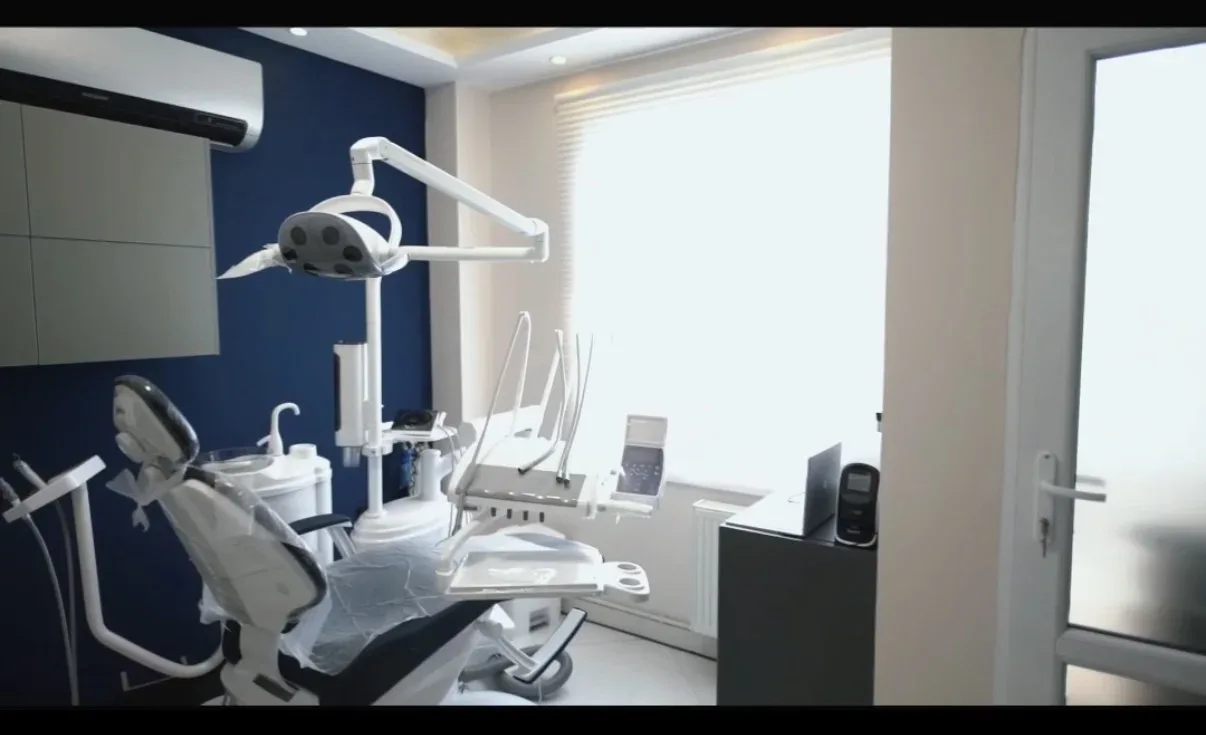 clinic paryzad (دندانپزشکی پریزاد) 3
