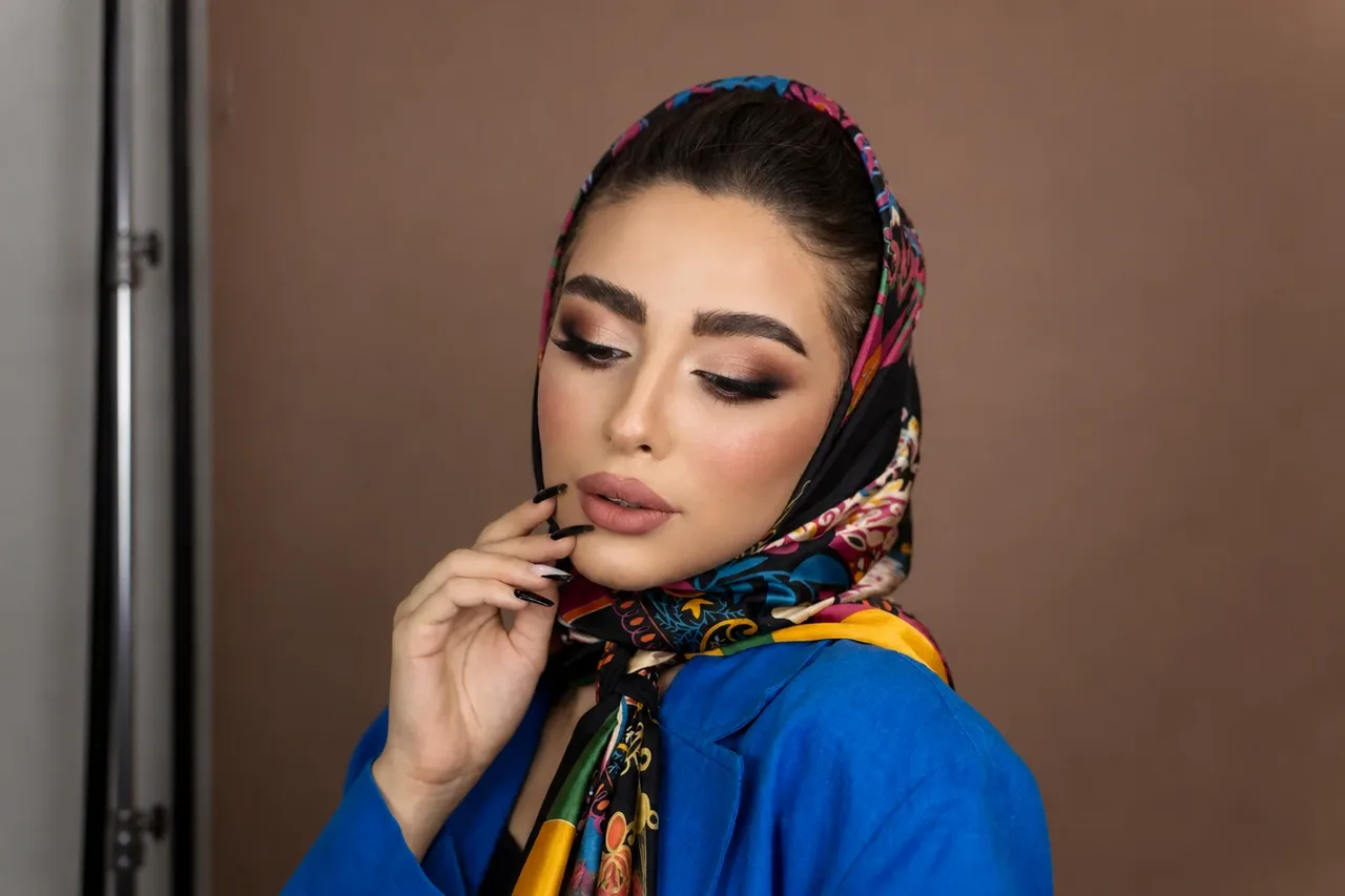 آکادمی و مرکز رنگ و لایت و کراتین عروس هانیا 4