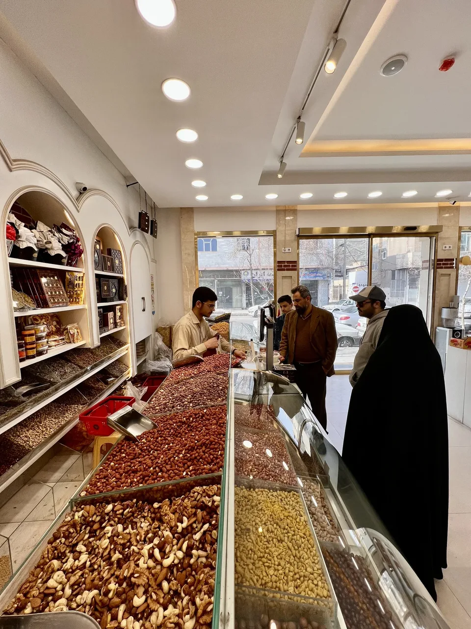 اجیل و خشکبار حدادیان 2