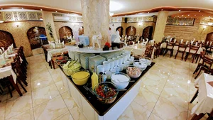 رستوران سفیران در کن