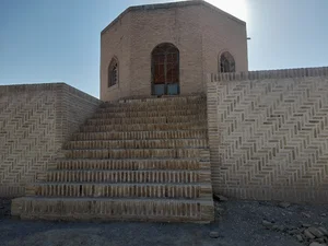 آرامگاه امیر اویس(سنگ سفید)