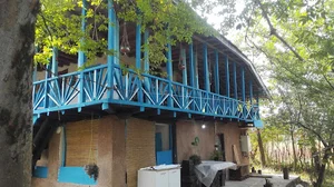 (Alla-ti-ti ecotourism lodging) اقامتگاه بومگردی الا تی تی