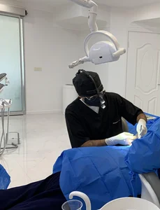 متخصص جراحي لثه و ايمپلنت دکتر عموئیان, 4