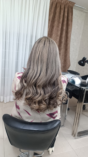 سالن زیبایی شینا