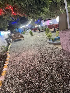 کافه باغ قلعه دختر