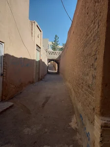 زیر طاق باغ خندان