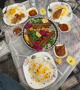 رستوران عالیجناب( حاج اسماعیل کیانی حاج تیمور)