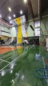 سالن سنگ نوردی کوثر 4