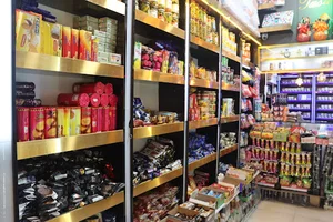 سوپر مارکت شبانه روزی پاسارگاد اصفهان