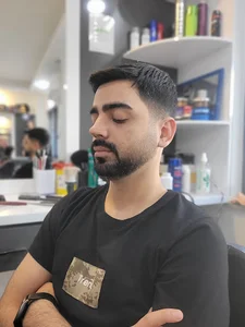 سالن پیرایش مردانه آیان