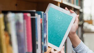 کتاب الکترونیکی چیست؟ | تفاوت فرمت epub و pdf - وبلاگ طاقچه