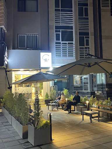 کـا‌فـه گُـــدار {cafè godâr}