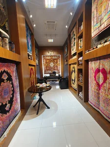 گالری فرش ابریشم ژیوار (zhivar.silkcarpet)