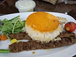 رستوران سنتی تخت طاووس