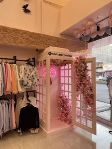 فروشگاه پوشاک اینفینیتی
