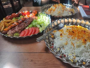 رستوران بامداد