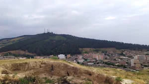 تپه قلعه خندان