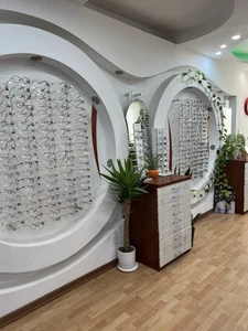 کلینیک اپتومتری نادری 3