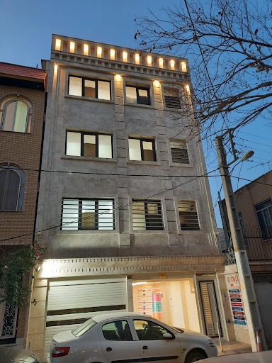 آموزشگاه گزینه دو