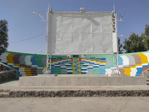 سینما روباز دریاچه