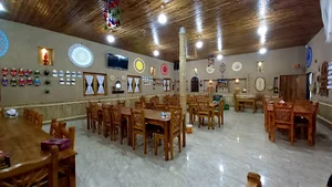رستوران محلی چیچیلاس طاهرگوراب