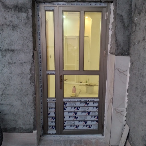 تولیدی درب و پنجره آلومینیومی و UPVC.توری پلیسه ای،اختصاصی،اس تی