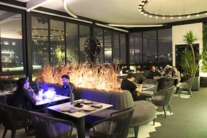 Espinas Hotel Asian Lounge