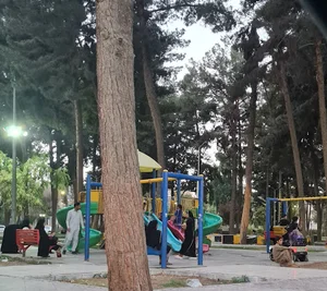 بازی تاب و سرسره کودکان