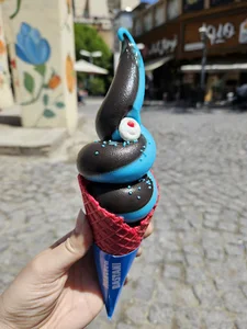 بستنی مانستر