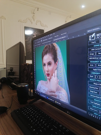آتلیه عکاسی فاخر (Fakher Image Studio)