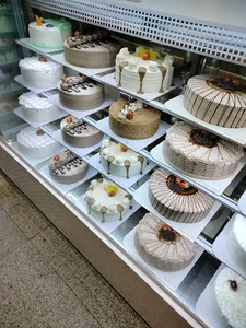 قنادی مینا