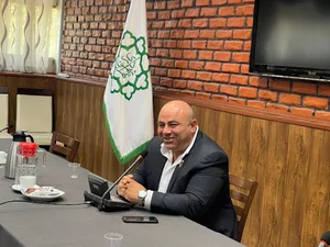 کیهان رهبر