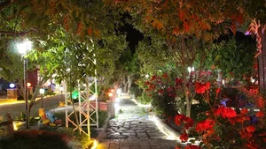 باغ رستوران آقاجون