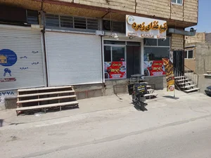 تهیه غذا آشپزخانه رستوران زمرد 3