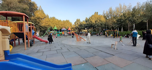 زمین بازی کودکان