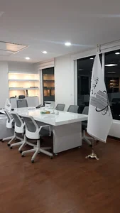 املاک خانه سفید