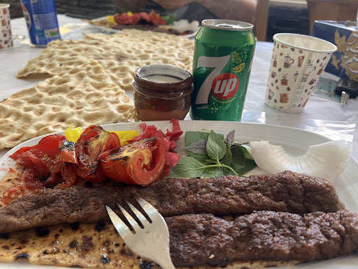 کبابی حاجی اقبال شعبه ۱