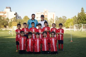 باشگاه و مدرسه فوتبال ایمان سبز شیراز