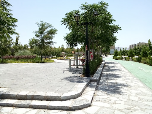 کتابخانه عمومی هشت بهشت