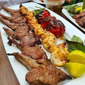 کافه رستوران شیر سنگی گیلان