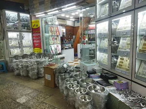 قاشق و چنگال پوراکبر