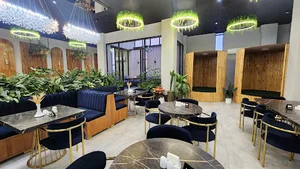 رستوران مجلل قومس