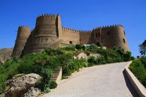 کوچه آزادگان 18