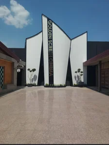 پردیس سینمایی گلدن اسکرین