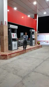 پمپ بنزین خانی