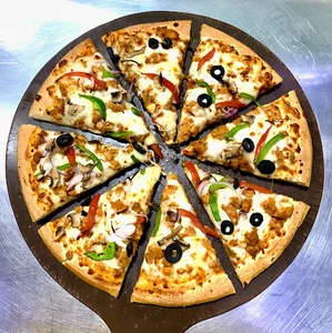 Pizza Lover AL Khoudh 6 بيتزا لوفر الخوض ٦