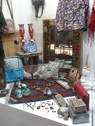 گالری ماه بانو