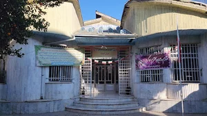 دبیرستان غیردولتی افق دانش