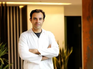 دکتر امید شافع