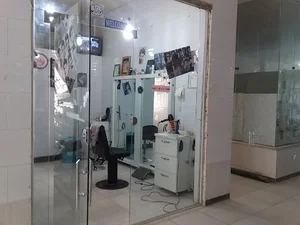 سالن آرايش و زيبايي آينه